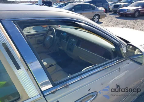 2004 Lincoln Town Car Signature из США, поврежденный, VIN 1LNHM81W54Y627482